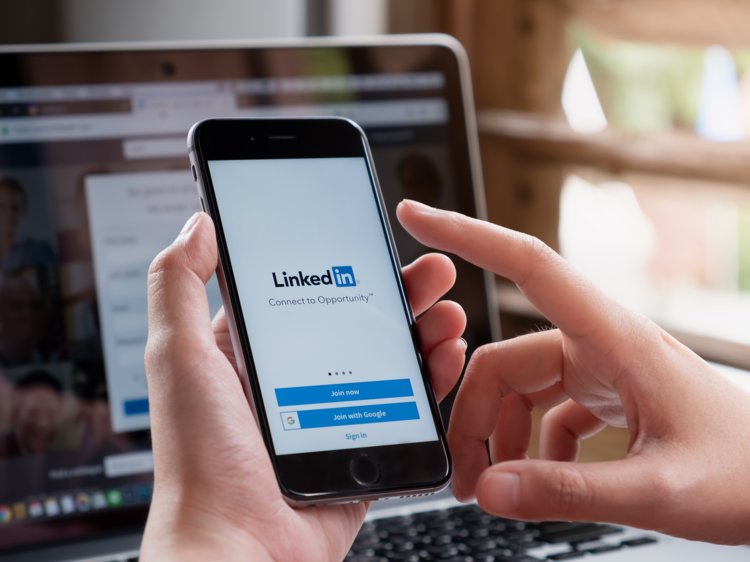 Top 10 Ways To Get The Best Out Of LinkedIn for Job Hunters